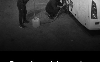 Des voleurs tentent de siphonner un bus et aspirent par erreur le contenu des toilettes du véhicule