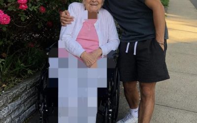 J’AI PRIS SOIN DE MES VOISINS ÂGÉS POUR SON HÉRITAGE, MAIS ELLE M’A LAISSÉ RIEN JUSQU’À CE QUE SON AVOCAT L’A FRAPPÉ AVEC UNE CHOQUANTE CADEAU