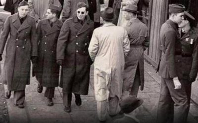 Cette photo, prise en 1943, a bouleversé le monde entier — et à juste titre…