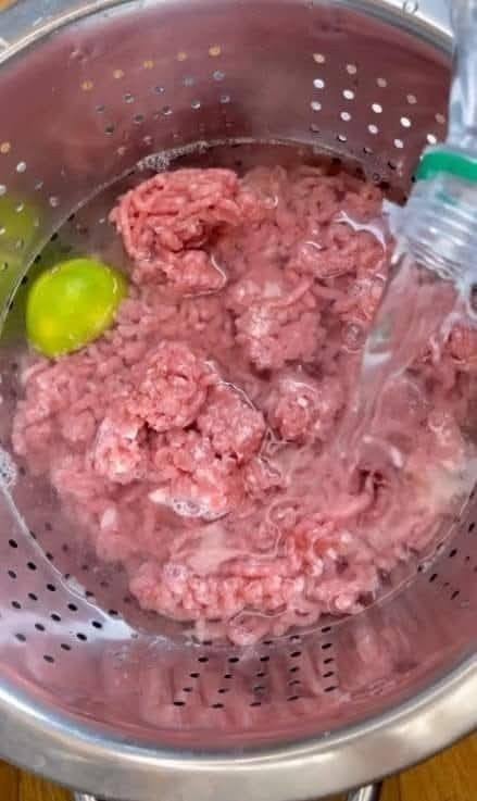 Faut-il laver le bœuf haché avant de le cuire ?