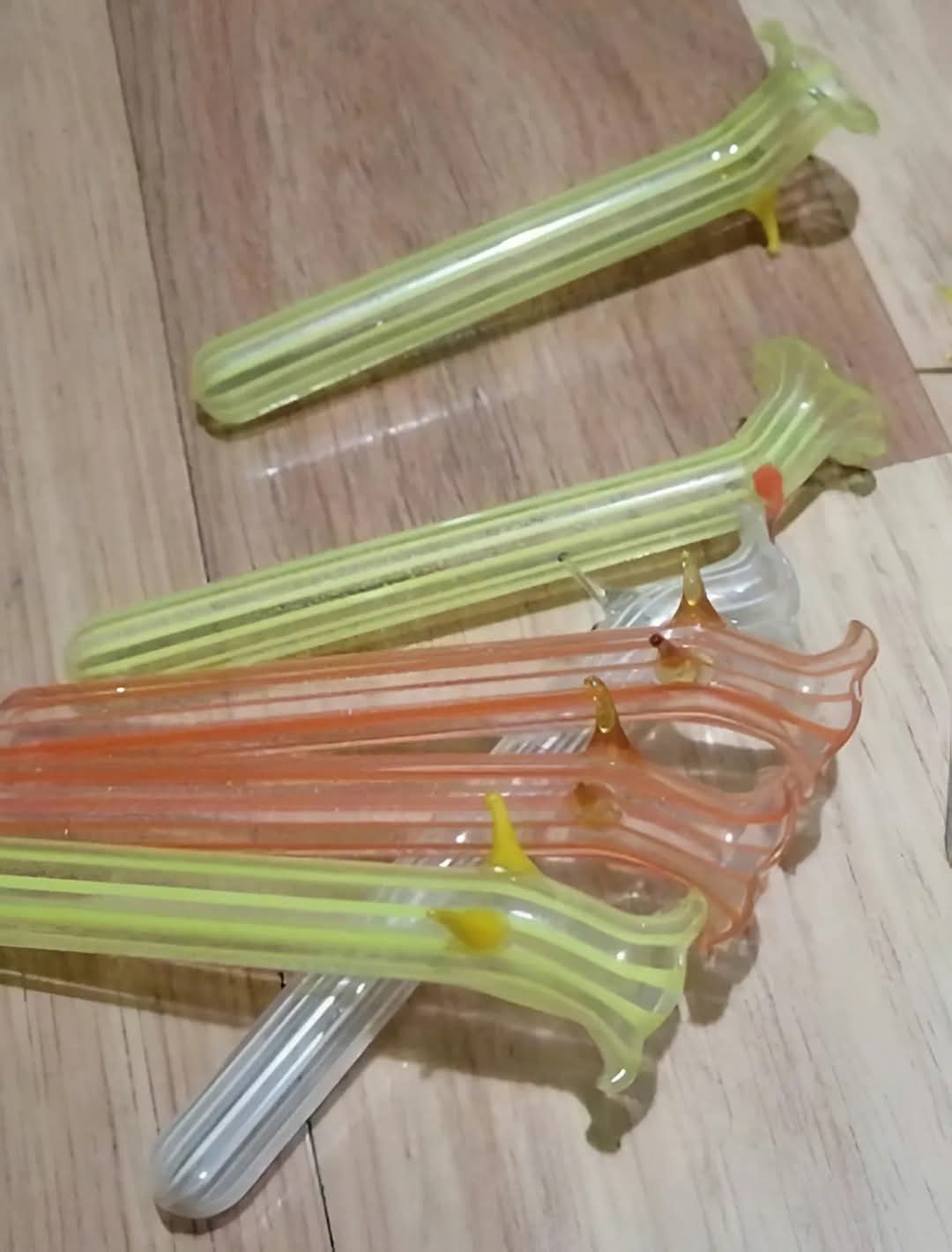 Ces mystérieux tubes en verre retrouvés dans un vieux placard : leur usage va vous étonner